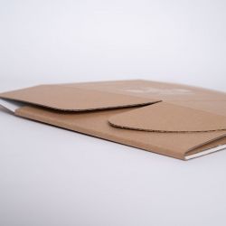 Postpack Kraft personnalisable 25x23x11 CM | POSTPACK |IMPRESSION NUMÉRIQUE SUR ZONE PRÉDÉFINIE